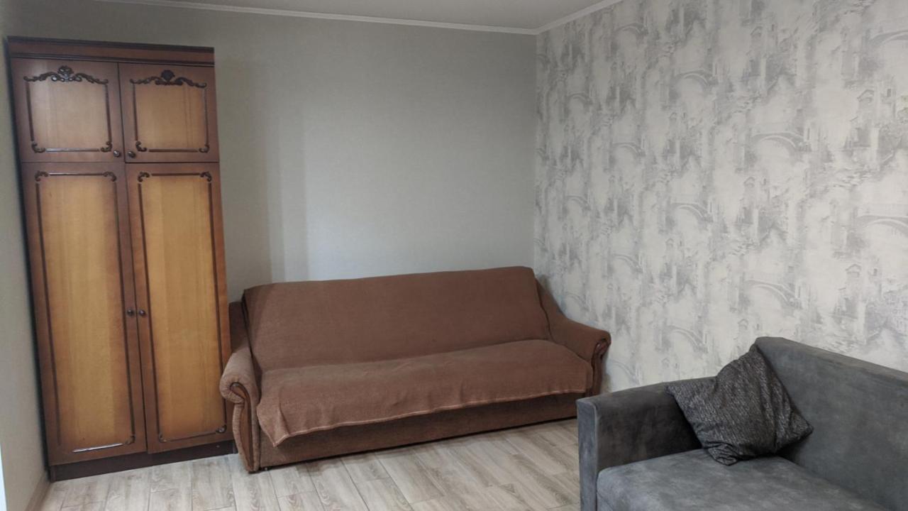 צ'רניהיב Apartment Near City Center On Peremohy Avenue 46 מראה חיצוני תמונה