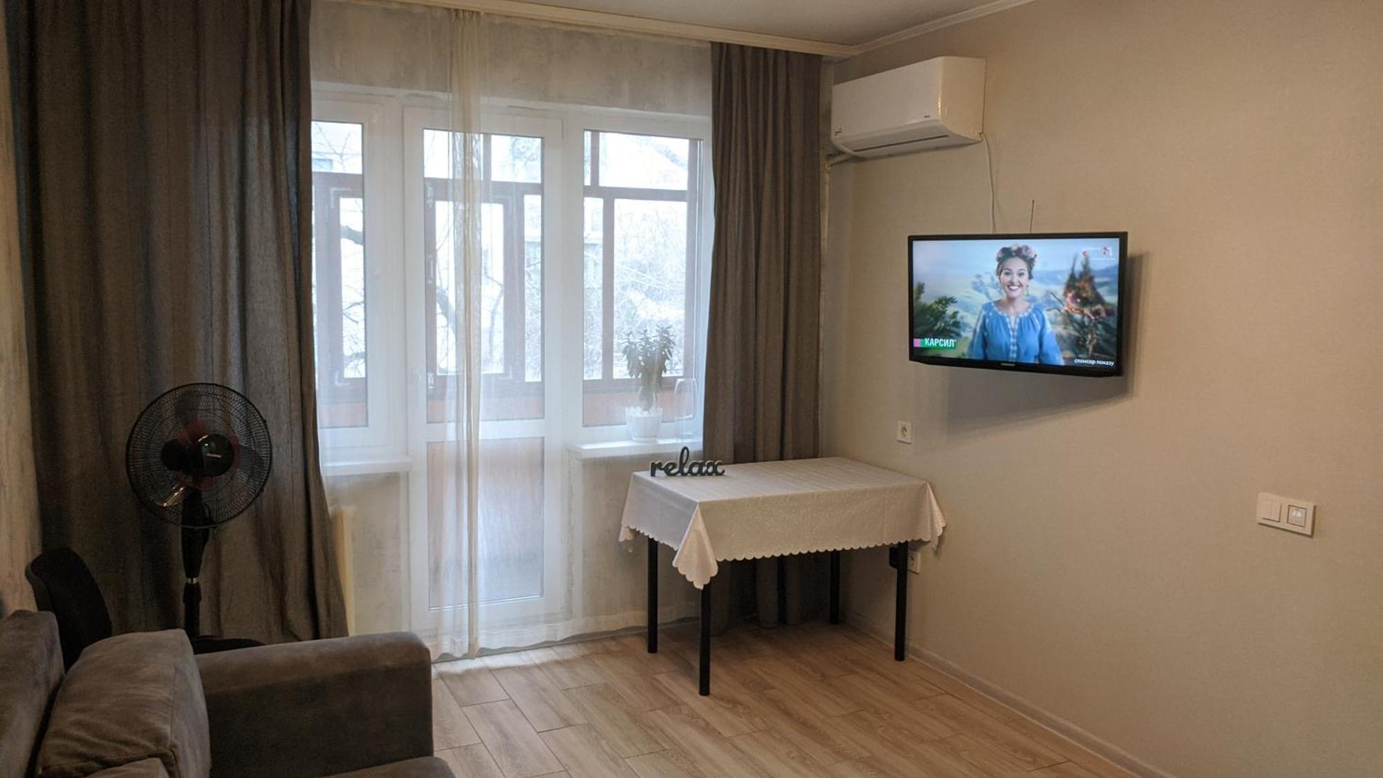 צ'רניהיב Apartment Near City Center On Peremohy Avenue 46 מראה חיצוני תמונה