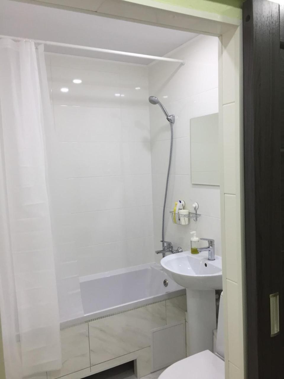 צ'רניהיב Apartment Near City Center On Peremohy Avenue 46 מראה חיצוני תמונה